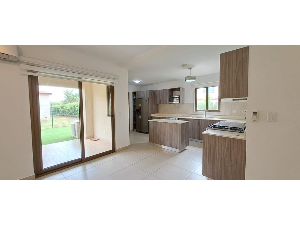 Casa en ESQUINA!! en Woodlands de 3 recámaras - Panamá Pacifico