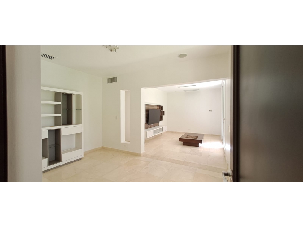 Casa en Venta con Piscina en Tucán Country Club. - 6