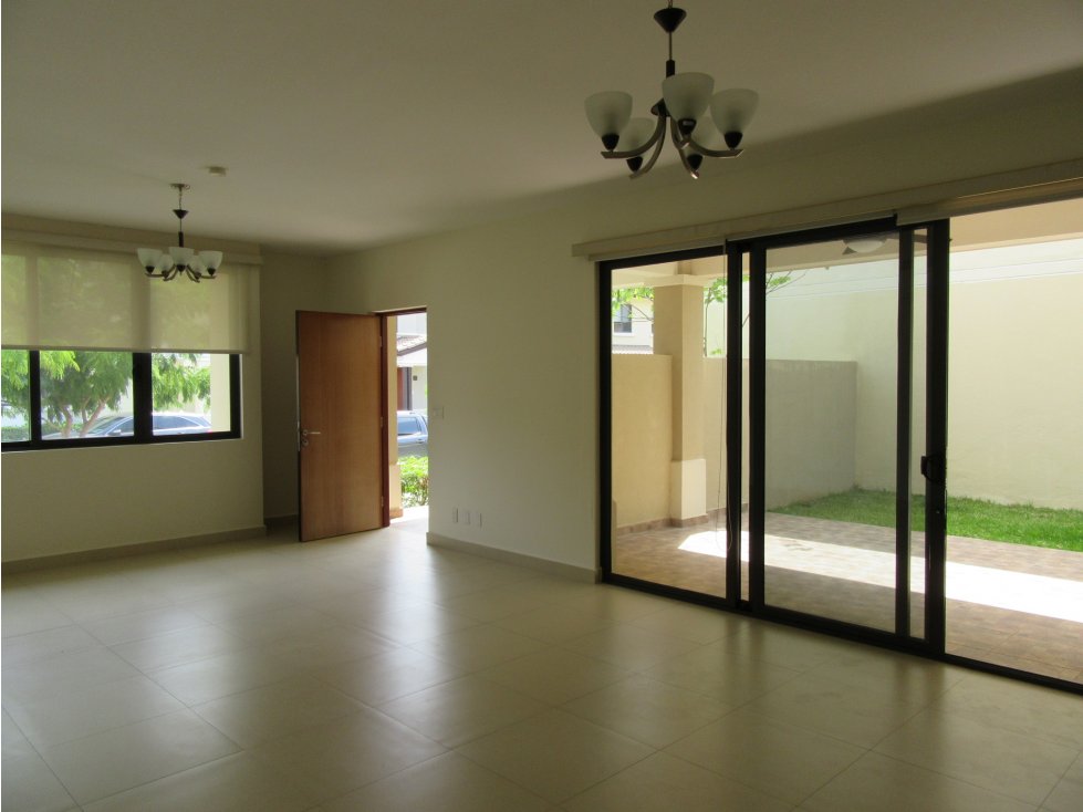 Venta de Hermosa casa en River Valley, Panamá Pacífico