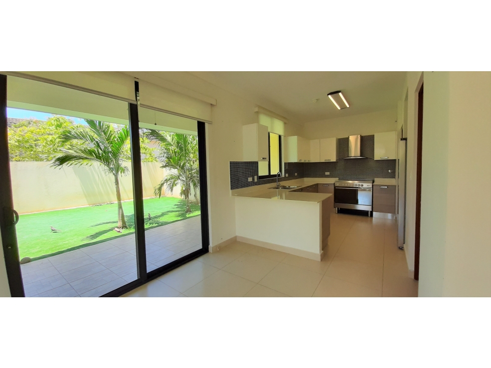 Vendo hermosa casa en River Valley, Panamá Pacífico