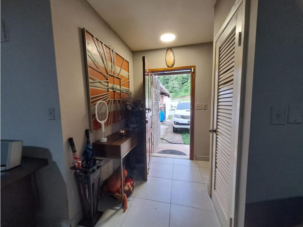 Venta por debajo del Avalúo!! Casa en Villas de Howard — foto 4