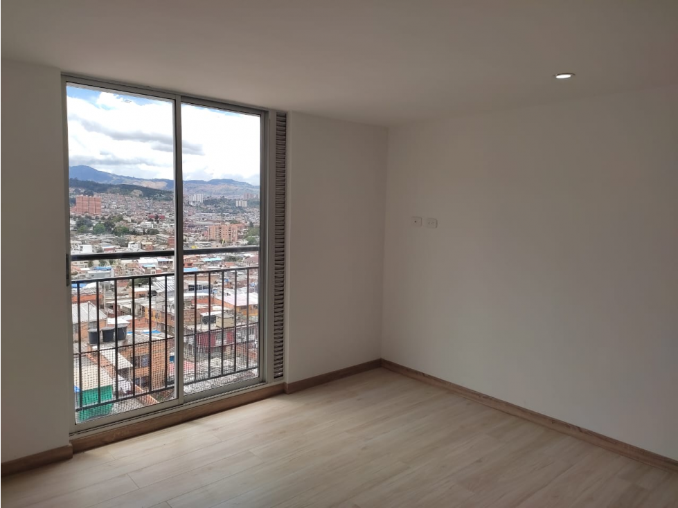 AL LADO DEL CENTRO — foto 2