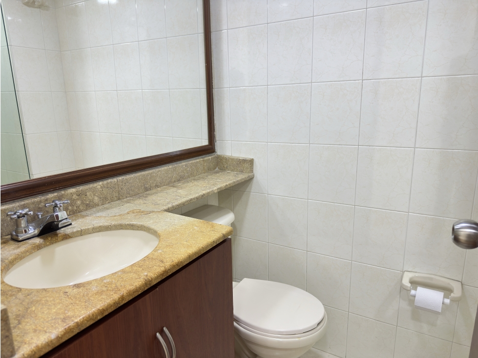 APARTAMENTO EN VENTA LOMA DE LOS BERNAL — foto 3