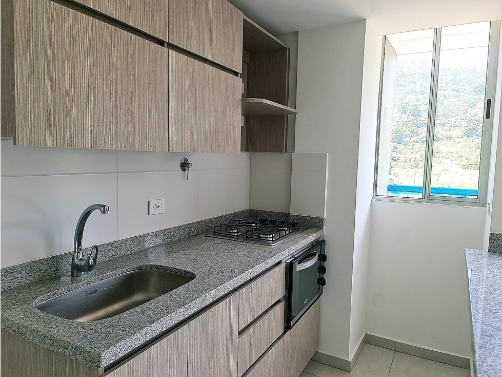 APARTAMENTO EN VENTA EN SABANETA CON VISTA A LA MONTAÑA — foto 2