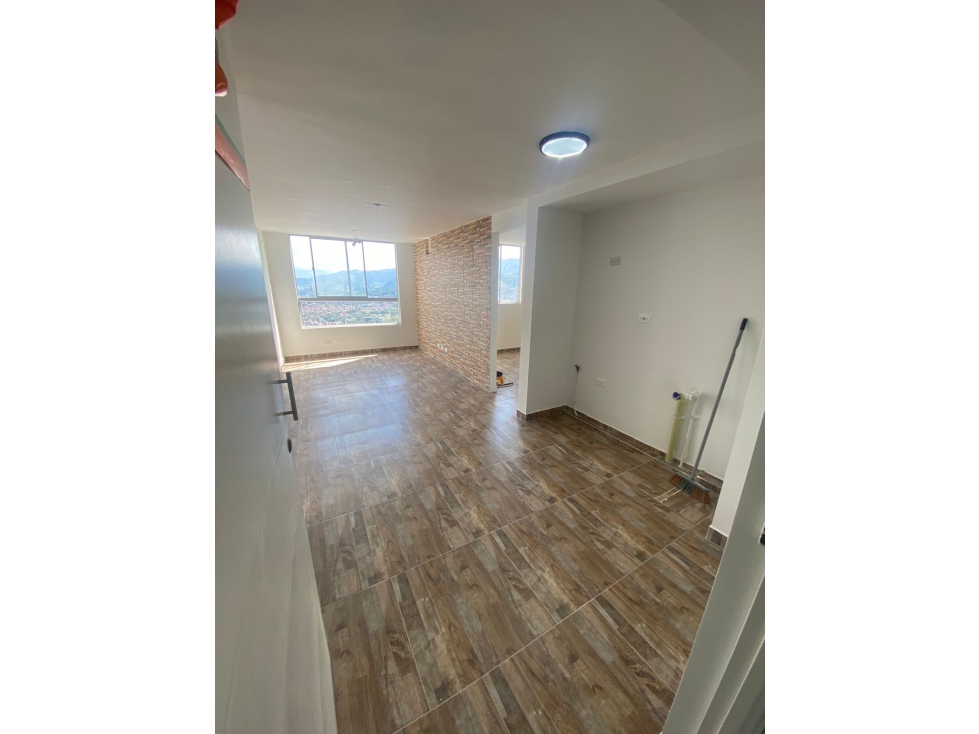 Apartamento en Venta en Las Palmas Piso Alto con Vista — foto 2
