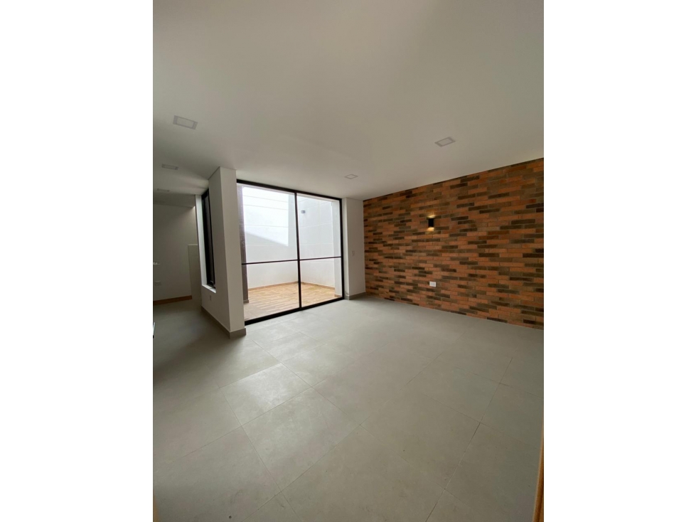 Casa Unifamiliar en Venta en Medellín Amplia y Moderna — foto 5