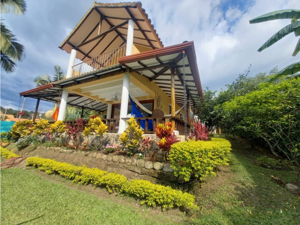 VENDO CASA CAMPESTRE EN LA VEGA