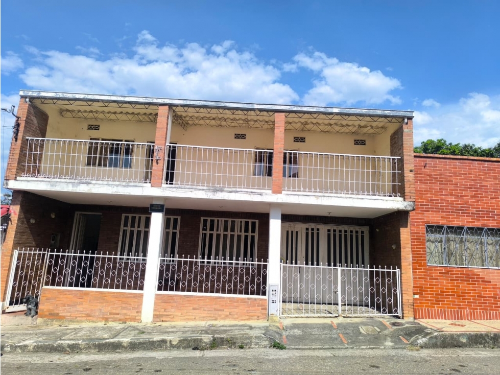 VENDE CASA EN VILLETA