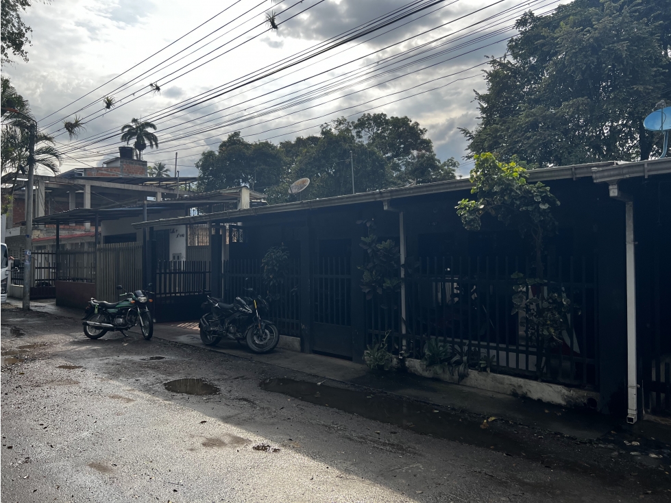 VENDO CASA EN VILLETA
