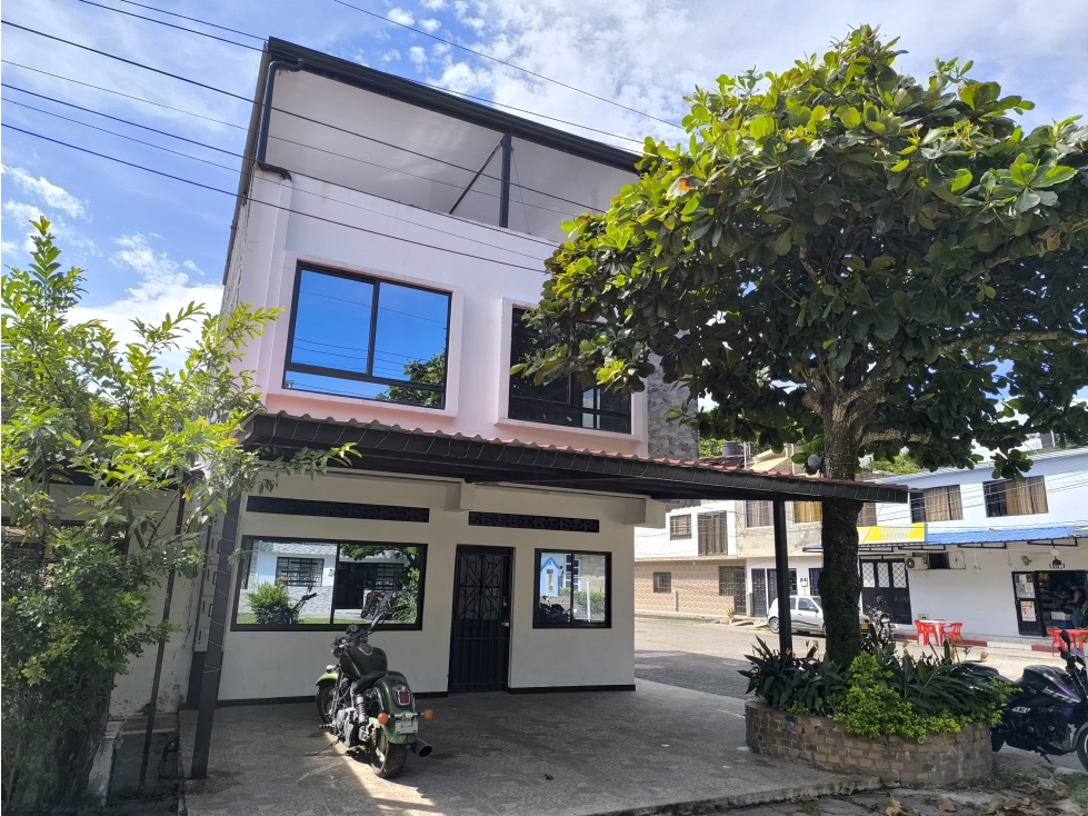 VENDE CASA EN VILLETA
