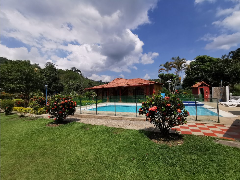Finca Campestre Agroturística y Productiva en Villeta - 1