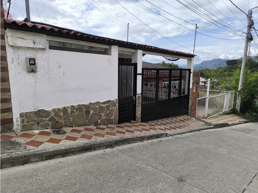 VENDE CASA EN VILLETA