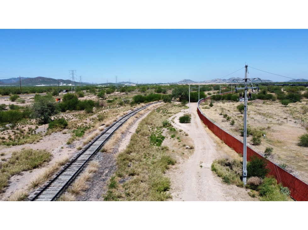 Terreno industrial de 185 HAS con vias del tren en Hermosillo — foto 6