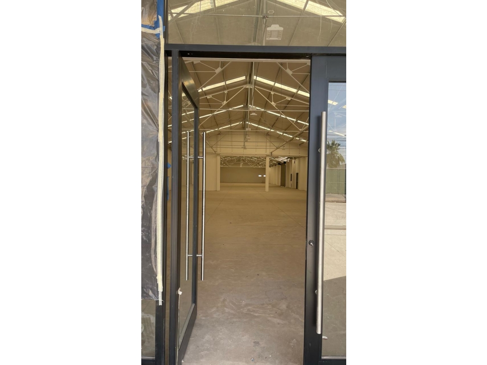 LOCAL COMERCIAL EN RENTA BLVD. JESUS GARCIA MORALES - 4