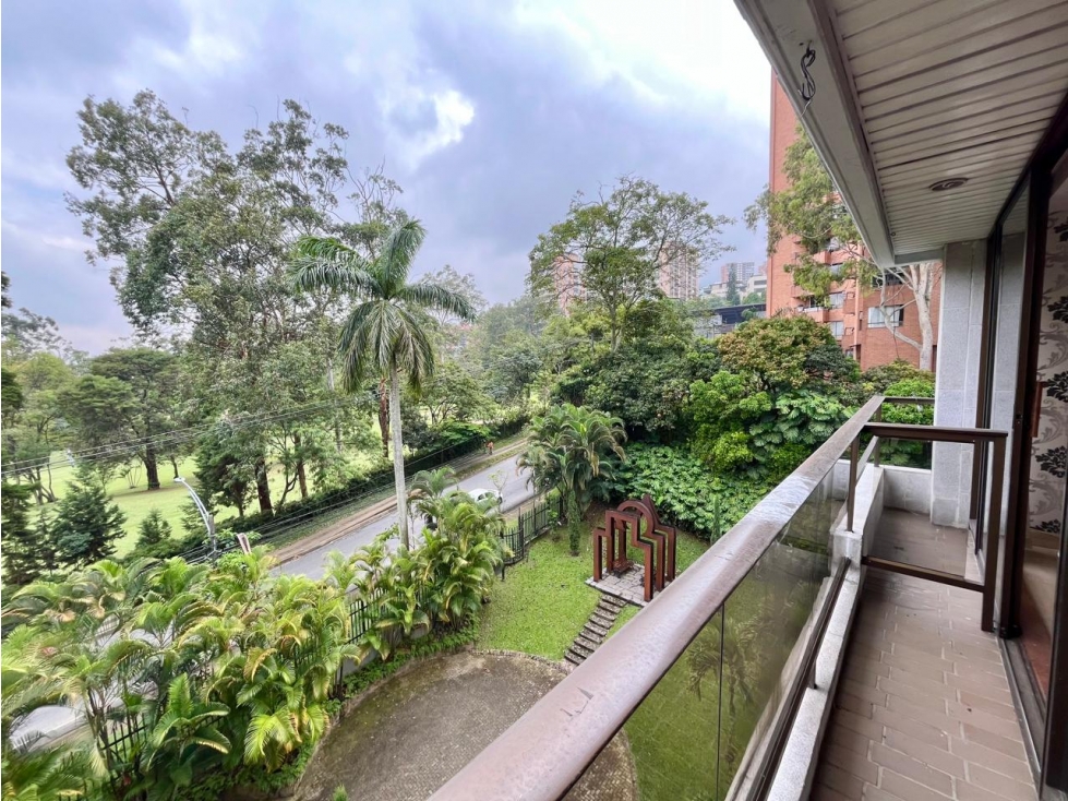 Apartamento en Venta Loma del Campestre El Poblado, Medellín. — foto 3