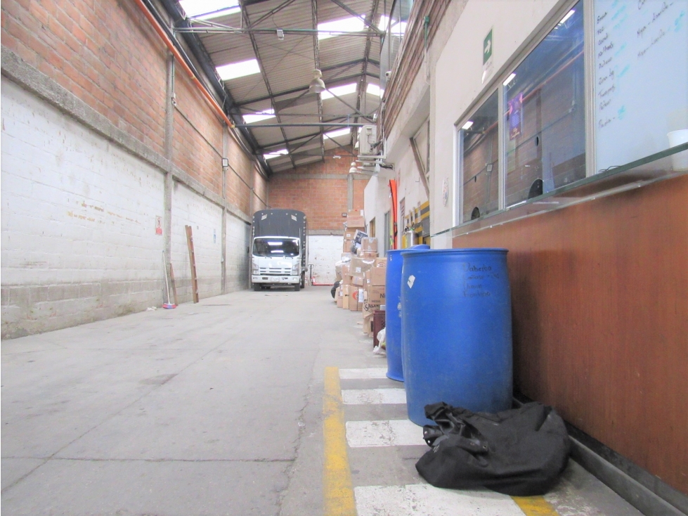 Bodega industrial en Arriendo la Candelaria - Chagualo, Medellín — foto 3
