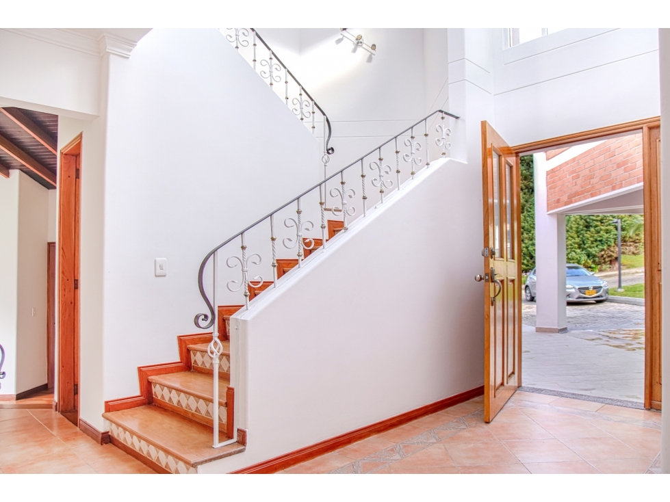 Casa en Venta o Arriendo Alto de las Palmas, Envigado. — foto 2