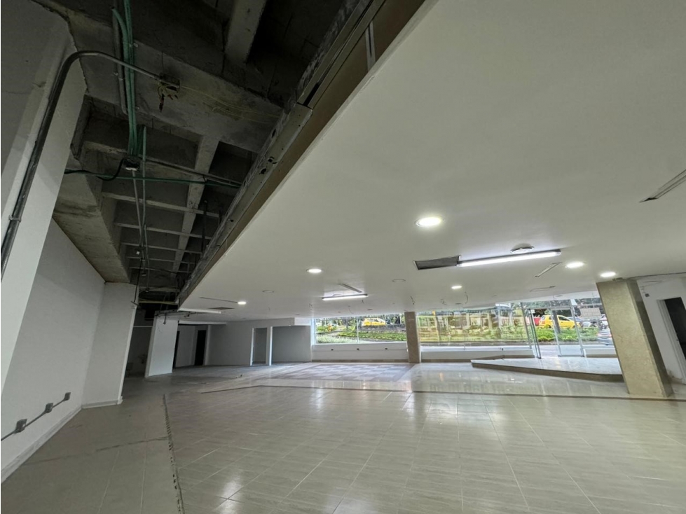 Local en Venta o Arriendo en La Mota, Medellín. — foto 2