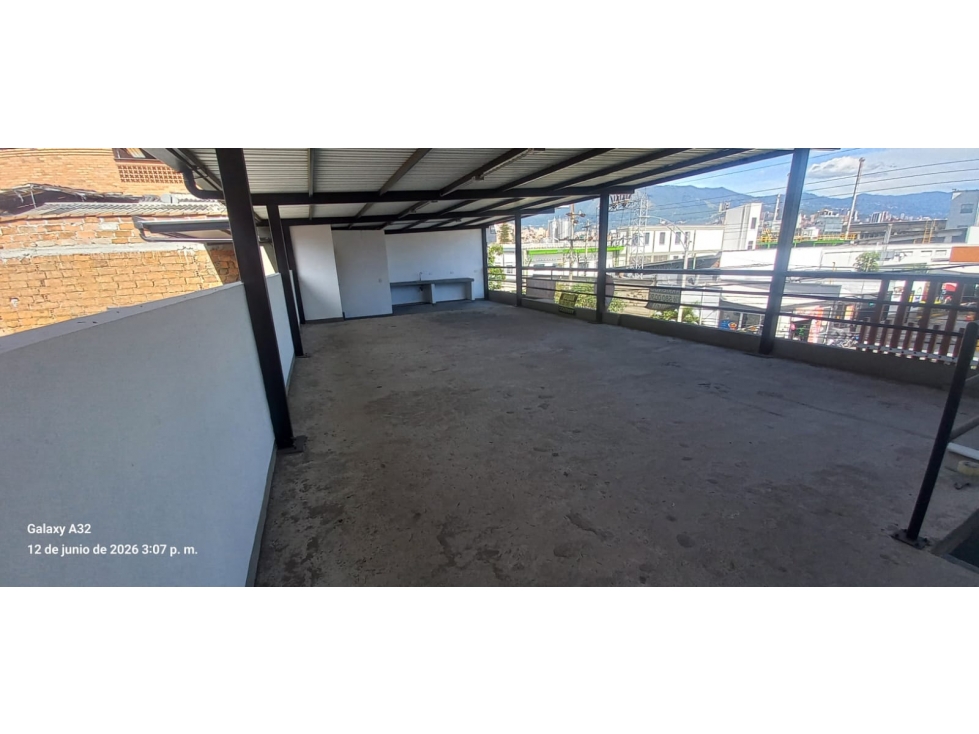 Terraza Cubierta en Arriendo Caribe, Medellín. — foto 3