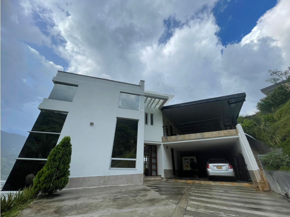 Casa Campestre en Venta Copacabana, Antioquia - 2
