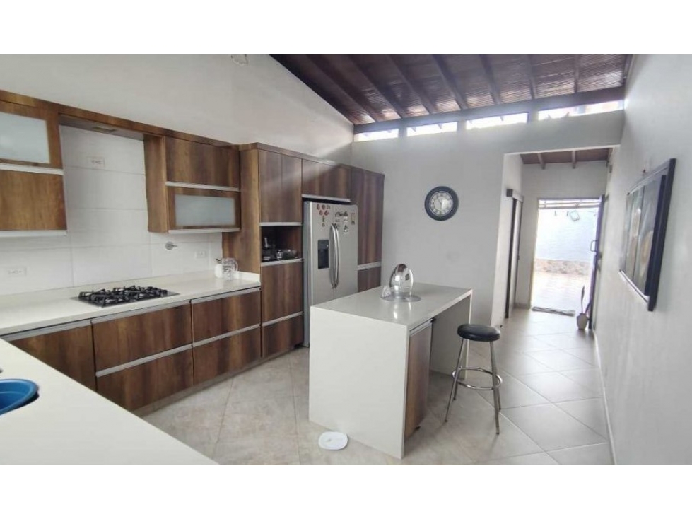 Venta de Casa Lote Laureles La Castellana — foto 3