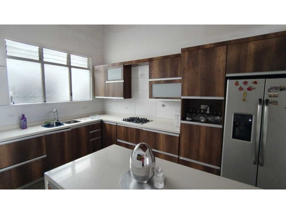 Venta de Casa Lote Laureles La Castellana — foto 4