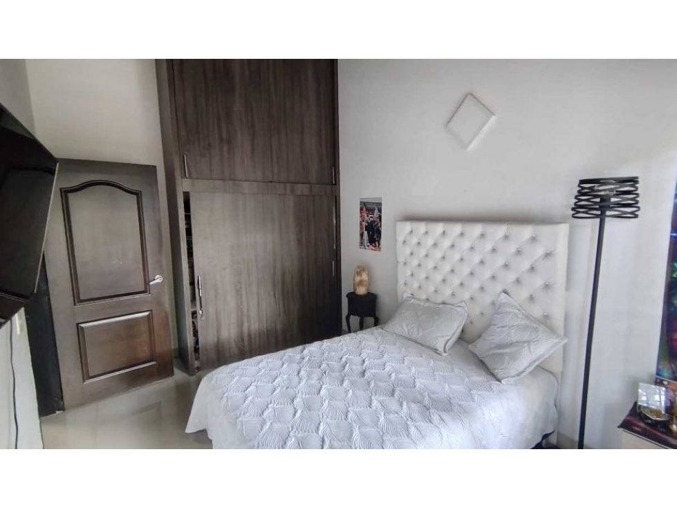 Venta de Casa Lote Laureles La Castellana — foto 6