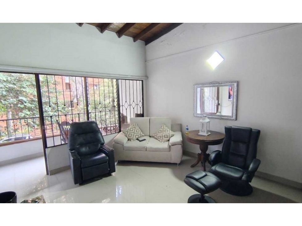 Venta de Casa Lote Laureles La Castellana — foto 2