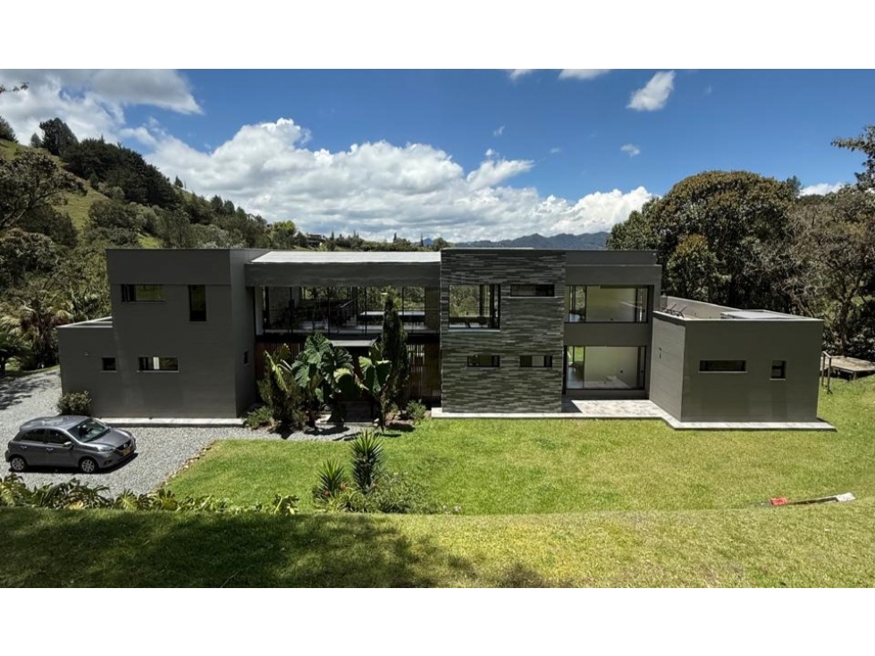 Casa Campestre en Arriendo Fizebad El Retiro, Antioquia.