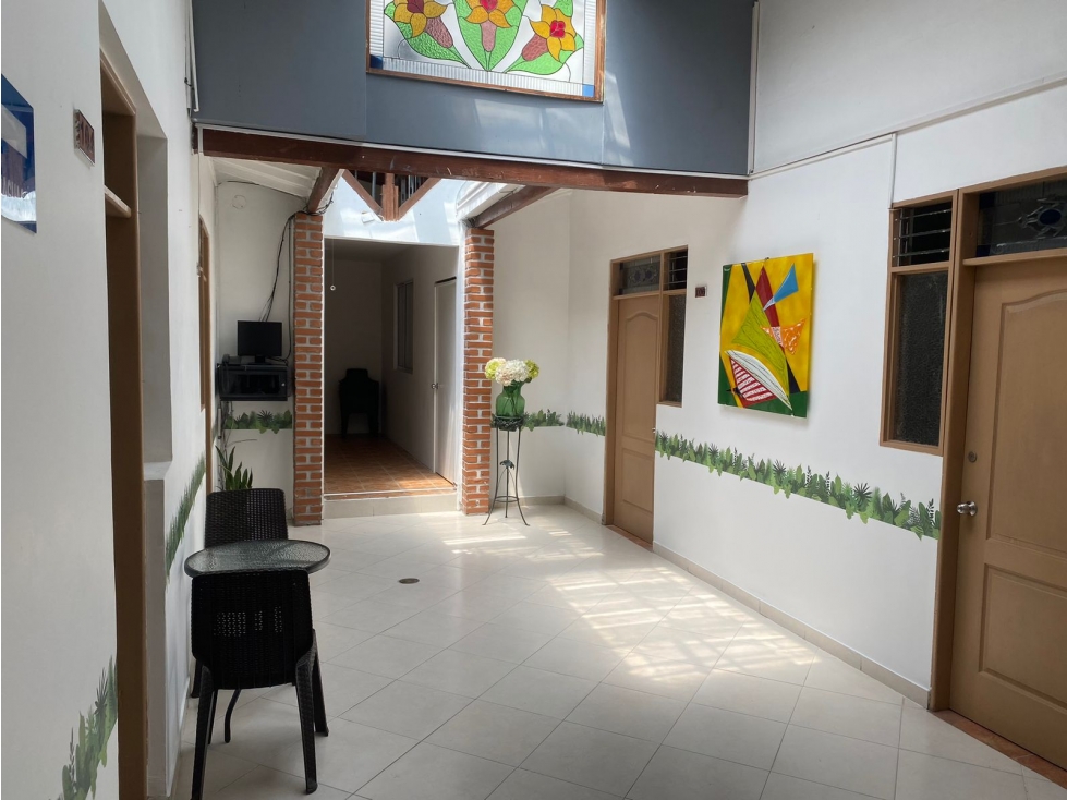 Casa comercial en Arriendo Laureles, Medellín — foto 2