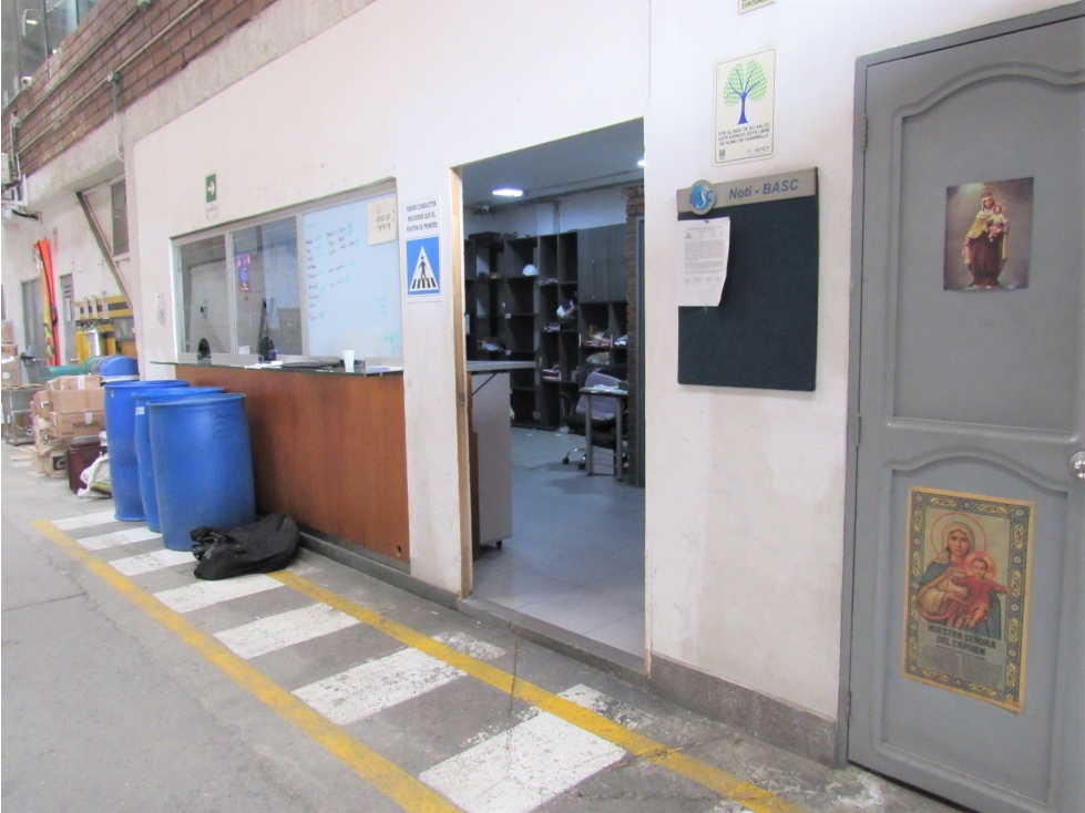 Bodega industrial en Arriendo la Candelaria - Chagualo, Medellín — foto 4