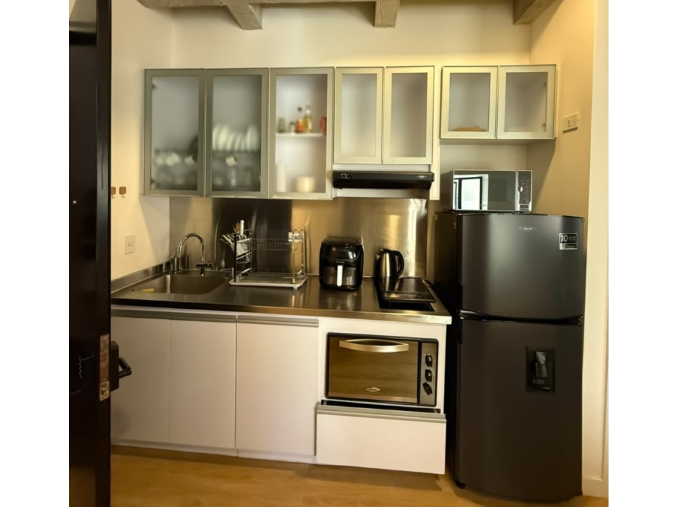 Apartaestudio Amoblado en Arriendo Laureles, Medellín. — foto 5