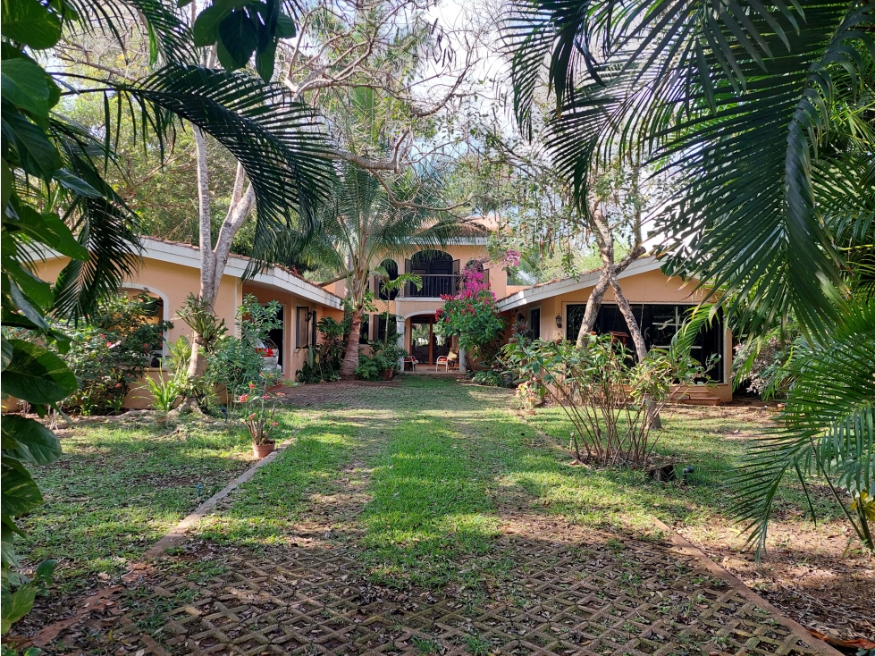 RENTA CASA MÉRIDA CLUB DE GOLF LA CEIBA 3 REC UNA EN PLANTA BAJA