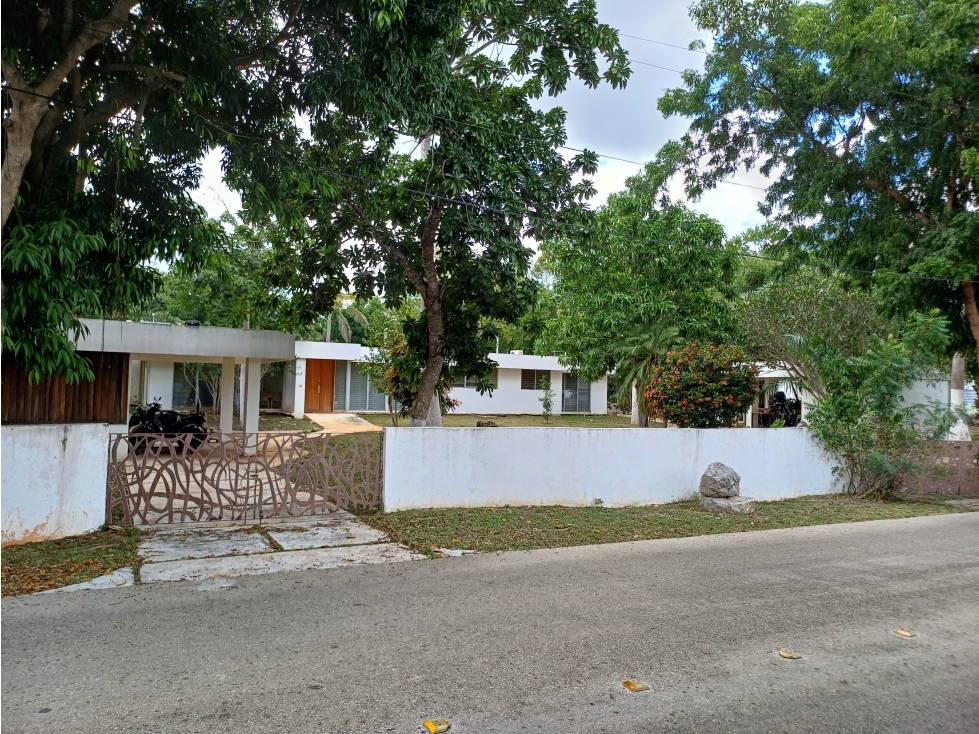 VENTA CASA MÉRIDA CLUB DE GOLF LA CEIBA UNA PLANTA VISTA AL CAMPO