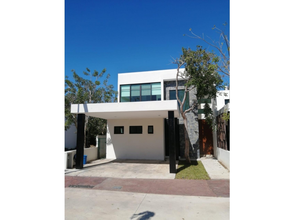 Casa en renta en Altozano, Yucatán - 1