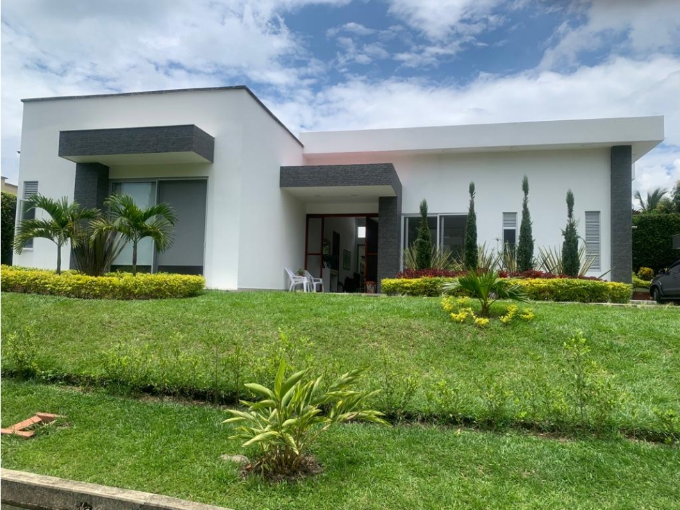 Casa Campestre 400m2 Lote 1050m2 de 4 alcobas Condominio vía el Edén