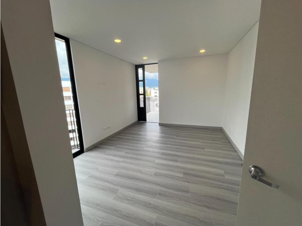 VENTA APARTAMENTO MODERNO Y AMPLIO - NORTE BARRIO LAURELES — foto 5