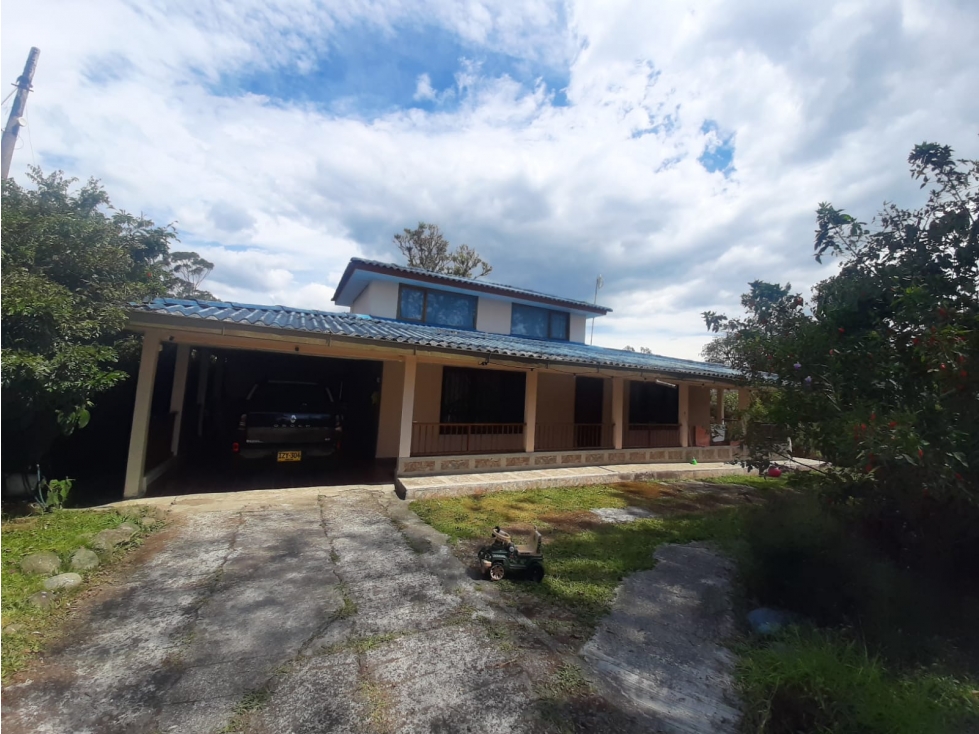 VENTA CASA CAMPESTRE FILANDIA SOBRE VIA PRINCIPAL - 1.5 CUADRAS - 1