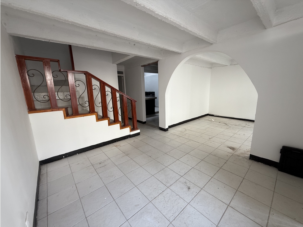 VENTA CASA 2 PISOS SECTOR BARRIO LOS NARAJOS