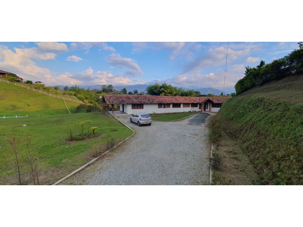 VENTA CASA CAMPESTRE VIA CIRCASIA MONTENEGRO