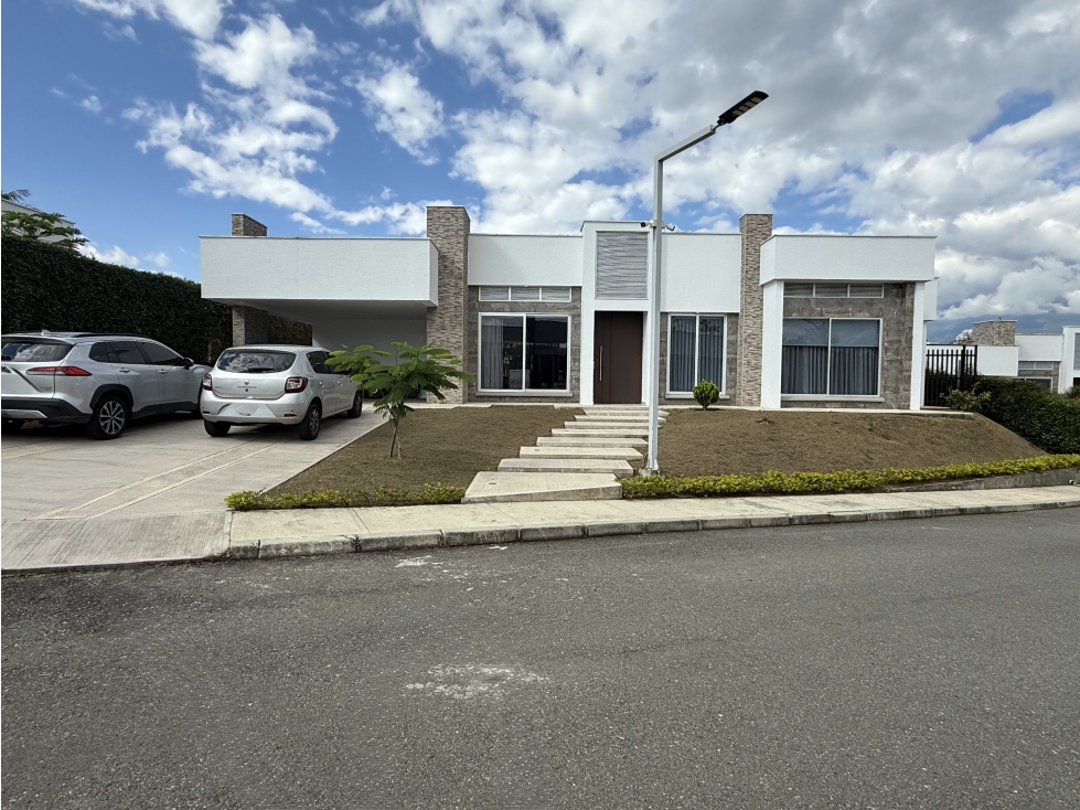 VENTA CASA CAMPESTRE SECTOR SENIORS MALL