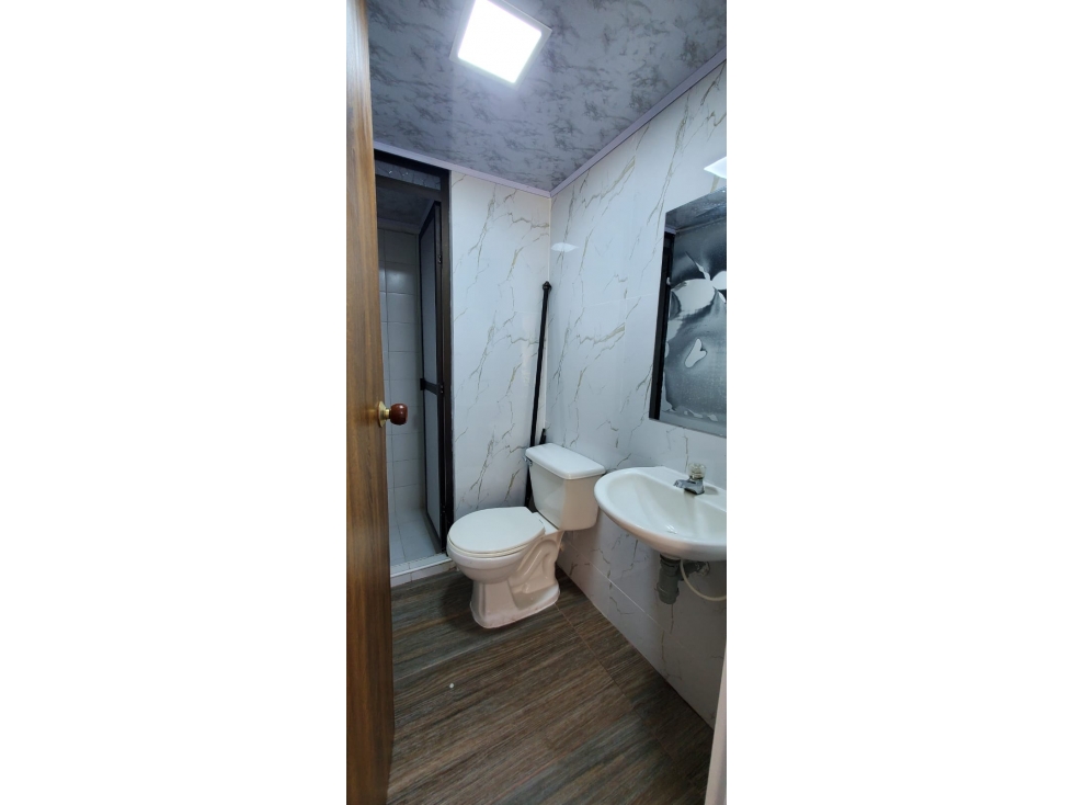 VENTA LOCAL COMERCIAL SECTOR CASTELLANA — foto 2