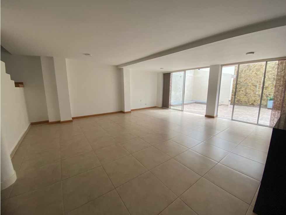 VENTA CASA COMERCIAL SECTOR LAURELES - 1
