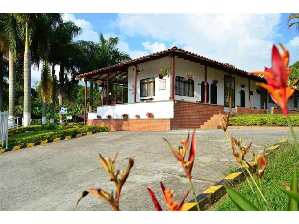 VENTA FINCA - HOTEL PUEBLO TAPAO SECTOR ONCE CASAS - 2 CUADRAS - 2