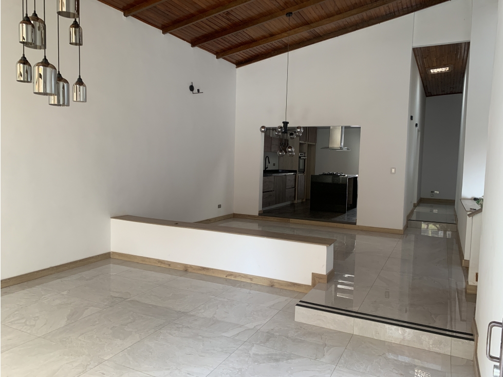 VENTA CASA NUEVA NORTE BARRIO PROFESIONALES — foto 2