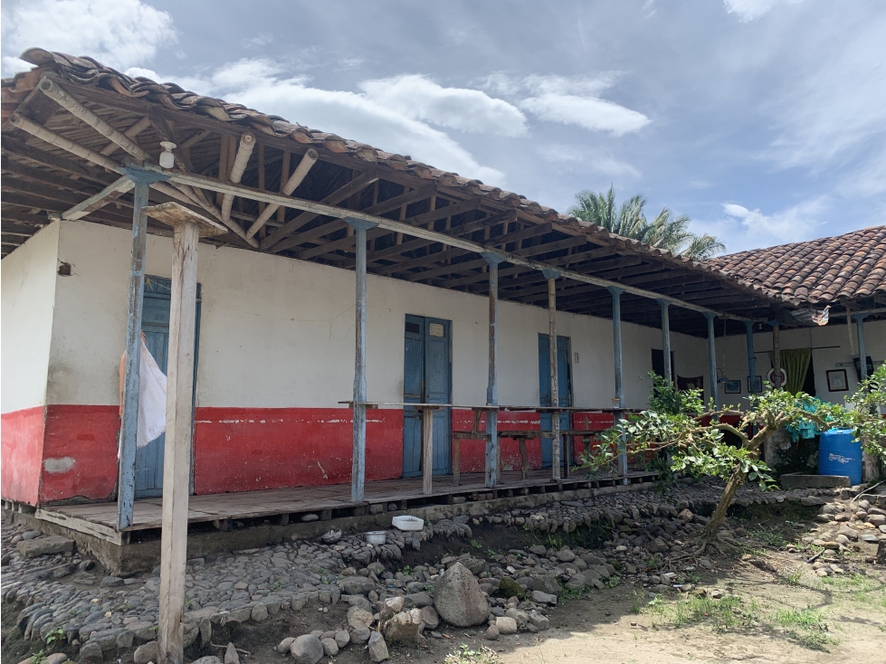 VENTA FINCA VIA RIO VERDE - 16.8 CUADRAS - 4