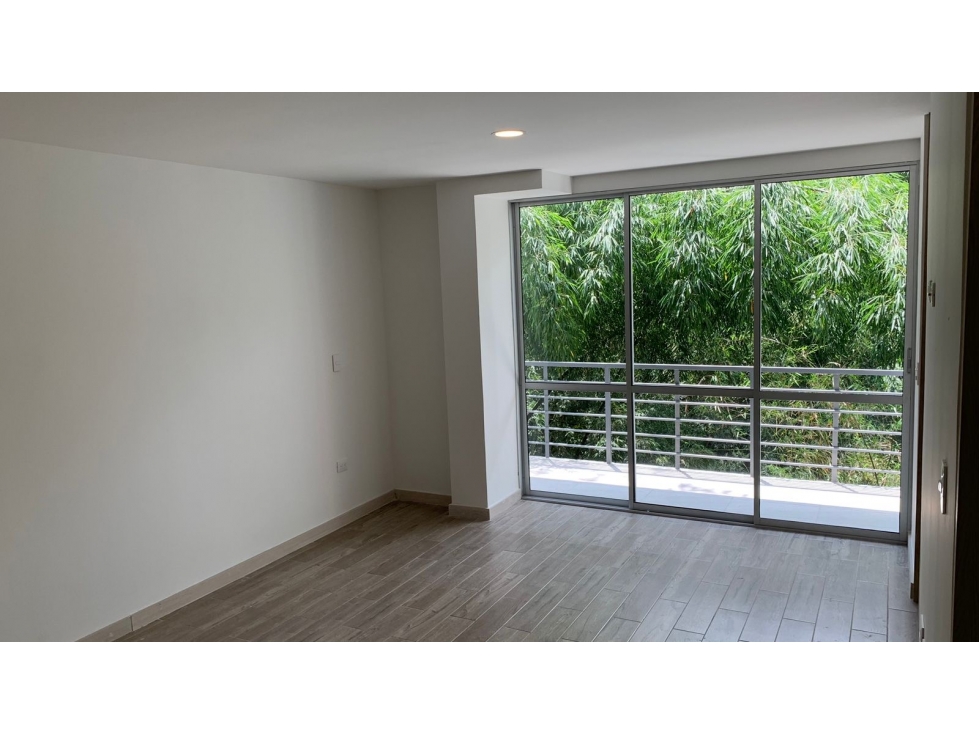 VENTA APARTAMENTO NORTE AMPLIO Y MODERNO - BARRIO PROFESIONALES