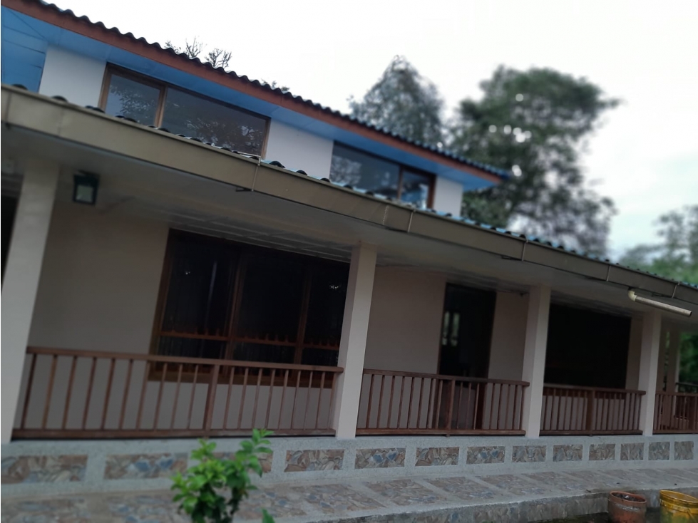 VENTA CASA CAMPESTRE FILANDIA SOBRE VIA PRINCIPAL - 1.5 CUADRAS - 3