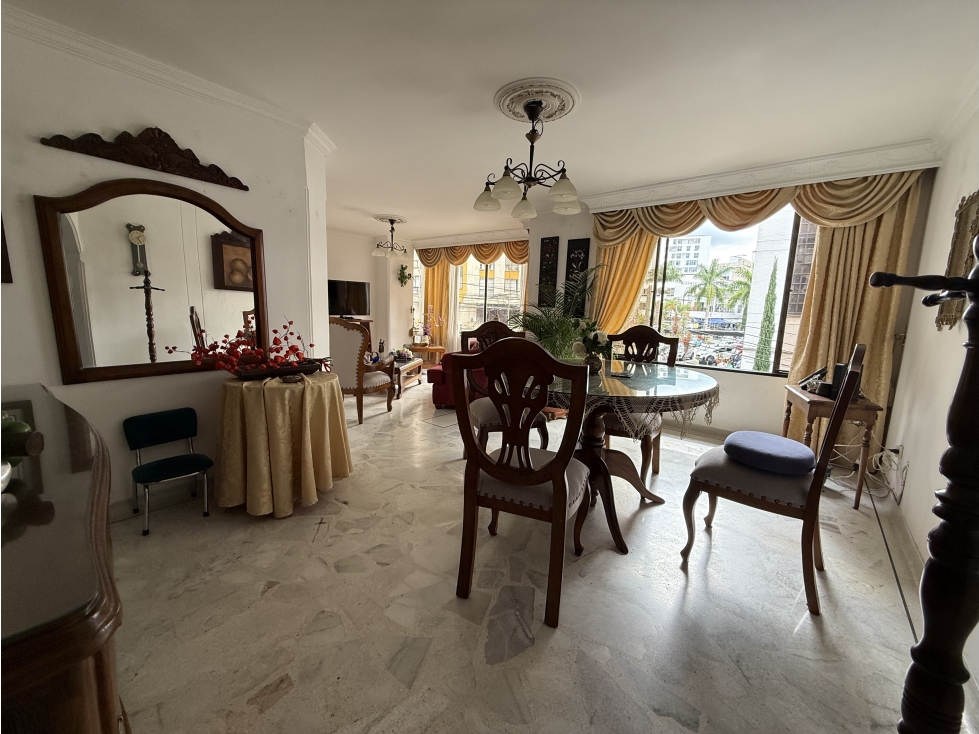 VENTA AMPLIO APARTAMENTO NORTE AVENIDA BOLIVAR - PARQUE FUNDADORES
