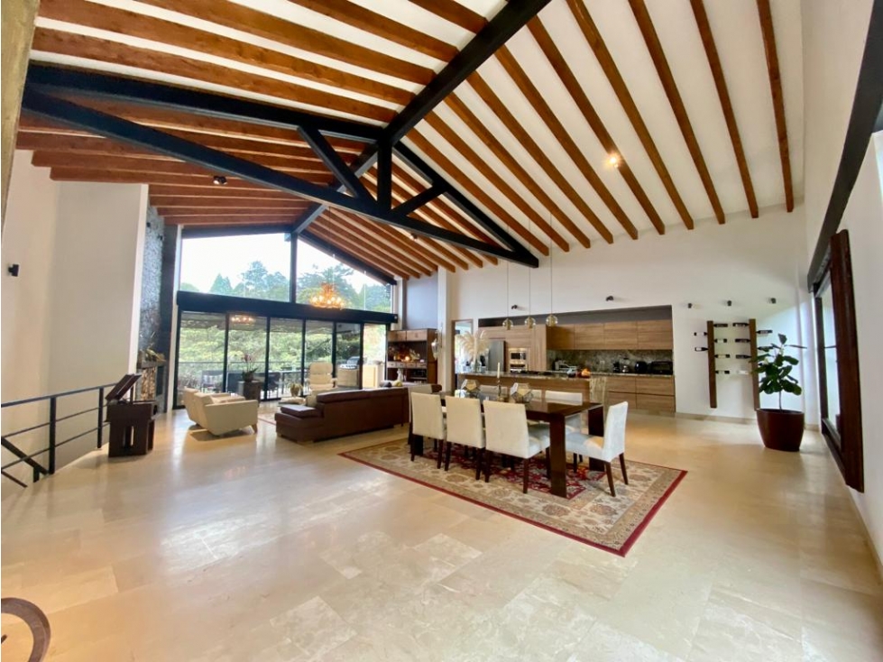 Hermosa casa de 490 m2 de dos niveles en el Alto de Las Palmas — foto 2